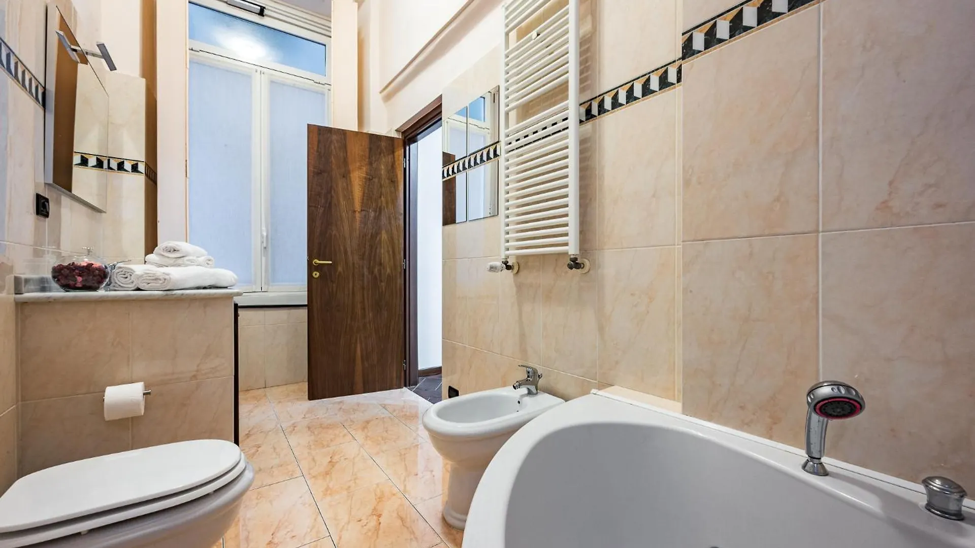 Genoa Belle Arti Elegant Apartment
